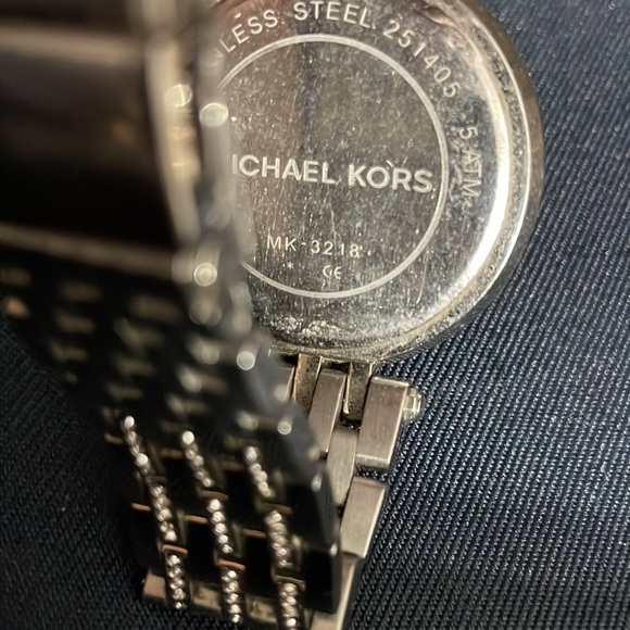 Michael Kors gorgeous watch lightly used to do that firm on price MK3218 - Picture 3 of 4